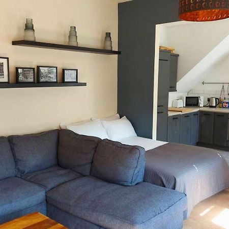 Large Studio Room In City Centre Престон Экстерьер фото